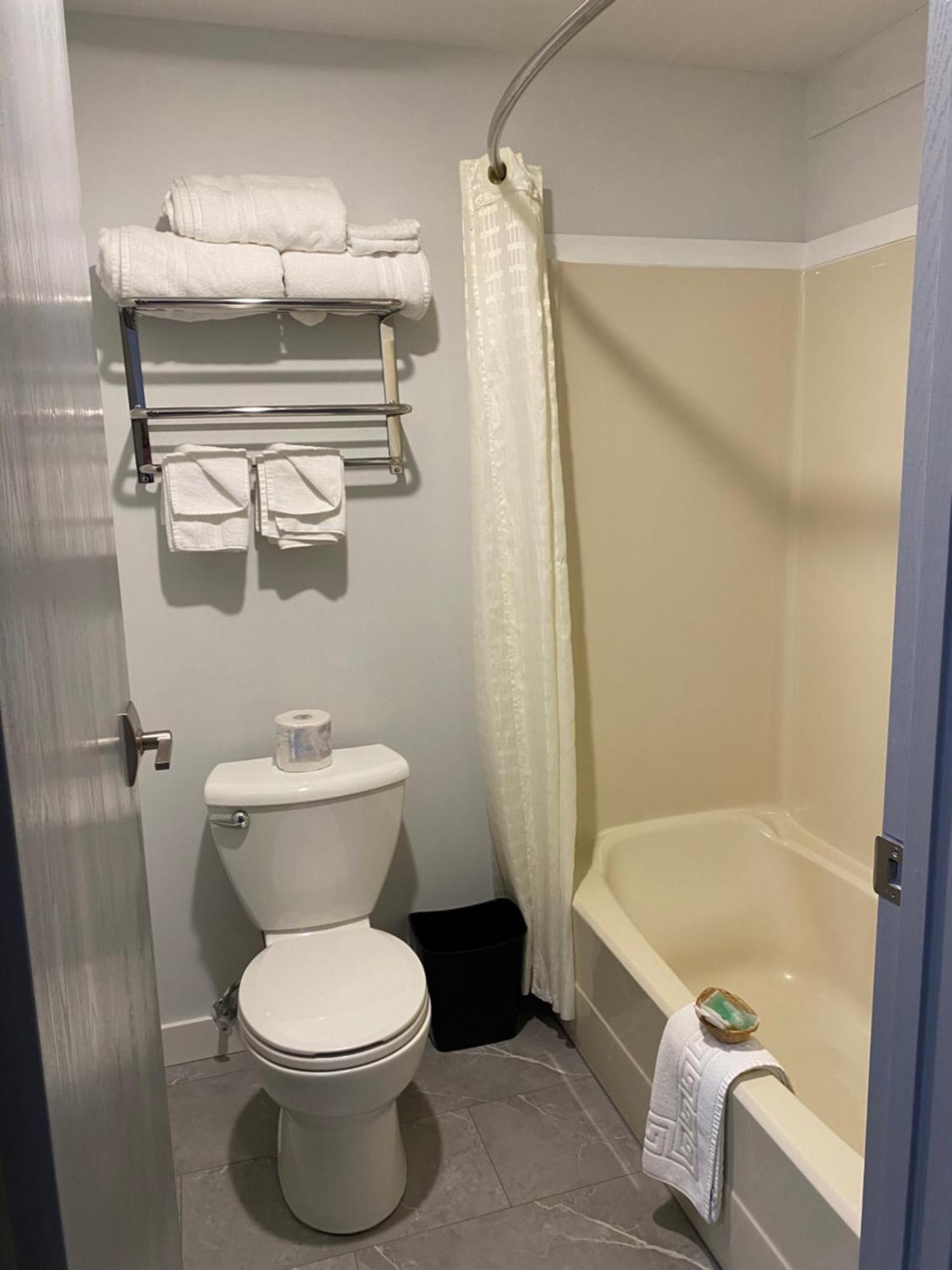 Western Traveller Motel 2*