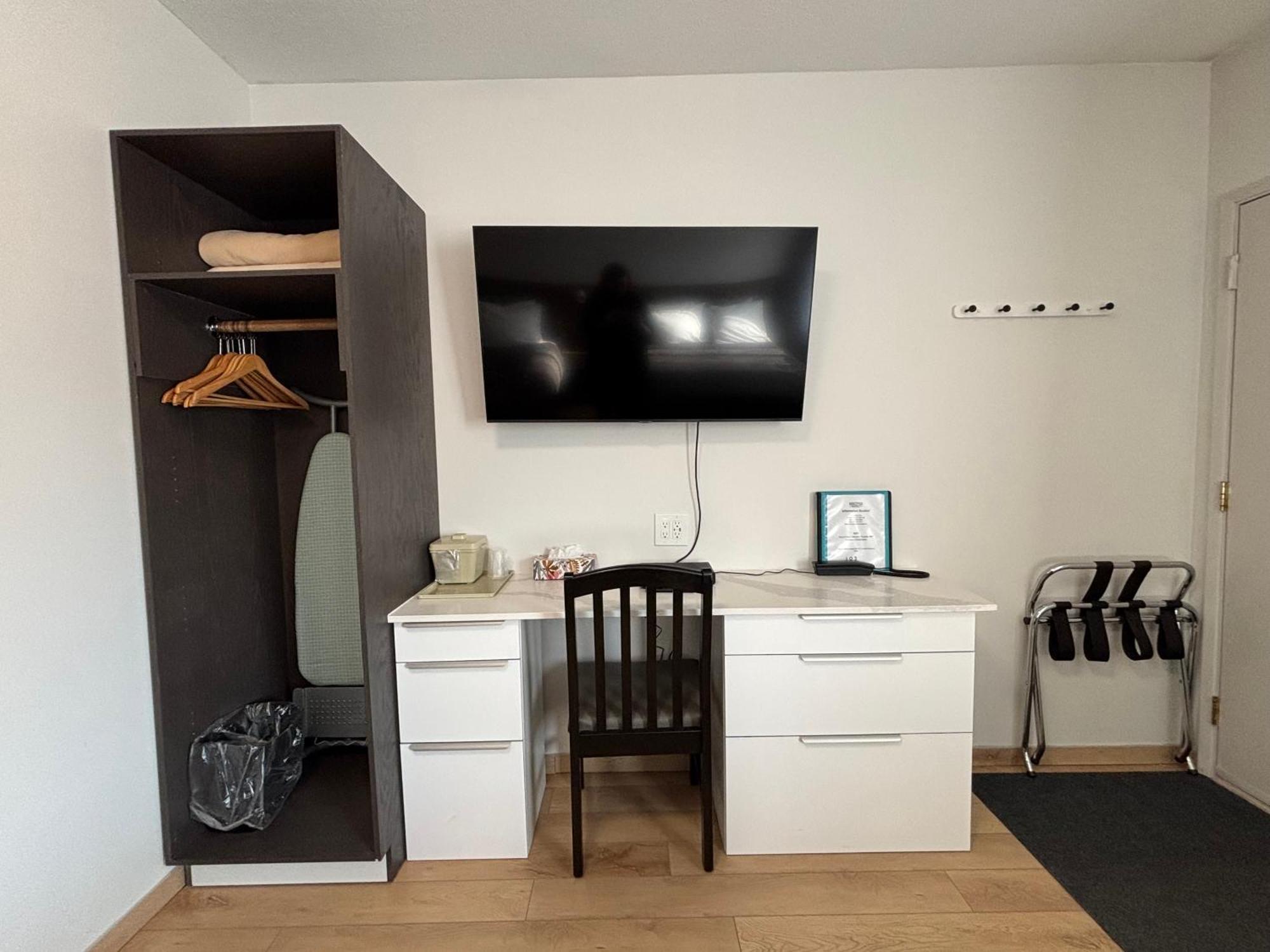 Western Traveller Motel Grand Forks