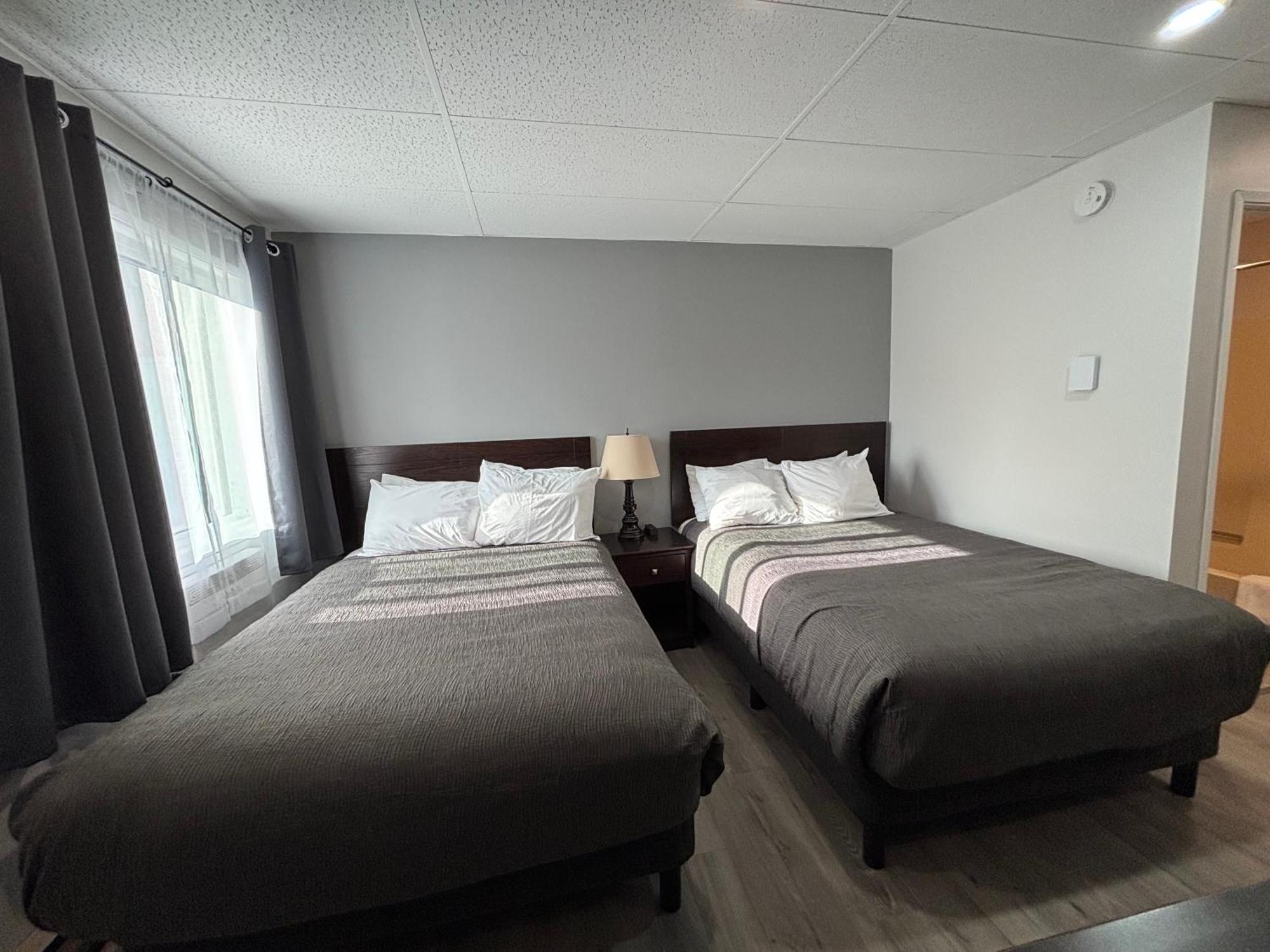 Western Traveller Grand Forks
