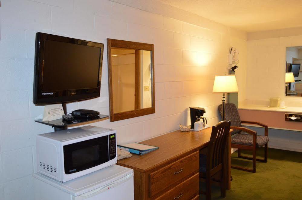 Western Traveller 2* Grand Forks
